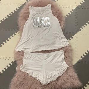 NWOT David’s Bridal “MRS” set